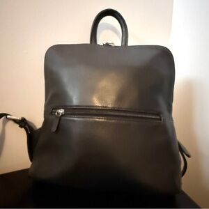 Ili New York Leather Backpack
